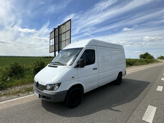 Белый Мерседес Sprinter, объемом двигателя 0.22 л и пробегом 400 тыс. км за 7000 $, фото 1 на Automoto.ua