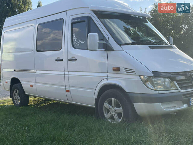 Белый Мерседес Sprinter, объемом двигателя 2.15 л и пробегом 559 тыс. км за 8200 $, фото 1 на Automoto.ua