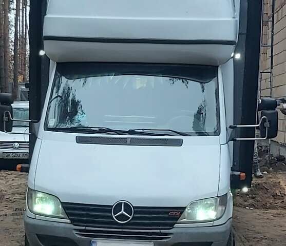 Белый Мерседес Sprinter, объемом двигателя 2.69 л и пробегом 600 тыс. км за 13000 $, фото 1 на Automoto.ua