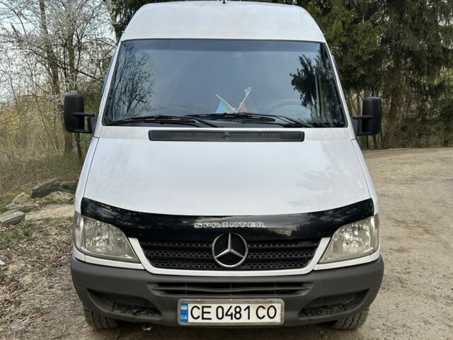 Білий Мерседес Sprinter, об'ємом двигуна 2.7 л та пробігом 350 тис. км за 8600 $, фото 1 на Automoto.ua