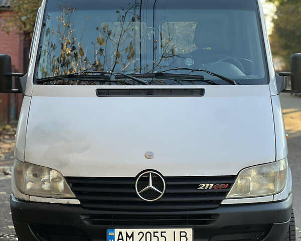 Білий Мерседес Sprinter, об'ємом двигуна 2.15 л та пробігом 628 тис. км за 4750 $, фото 1 на Automoto.ua