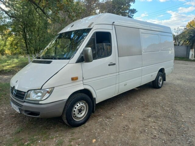 Белый Мерседес Sprinter, объемом двигателя 0 л и пробегом 890 тыс. км за 3300 $, фото 1 на Automoto.ua