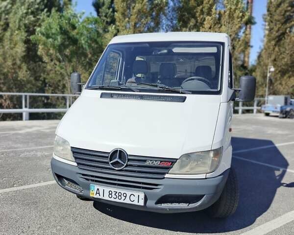 Белый Мерседес Sprinter, объемом двигателя 0 л и пробегом 320 тыс. км за 5500 $, фото 1 на Automoto.ua