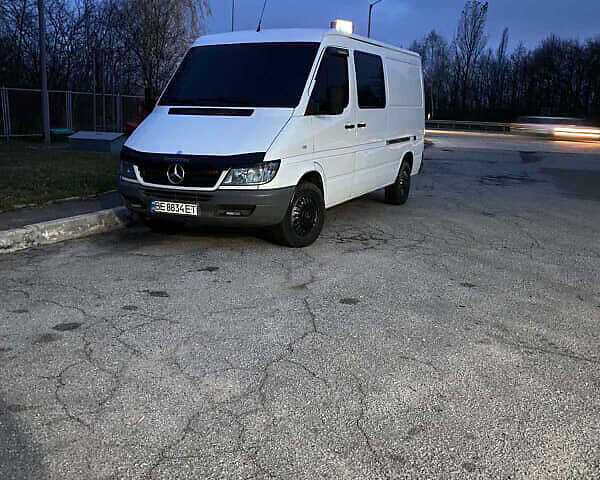 Белый Мерседес Sprinter, объемом двигателя 2.2 л и пробегом 480 тыс. км за 6200 $, фото 1 на Automoto.ua
