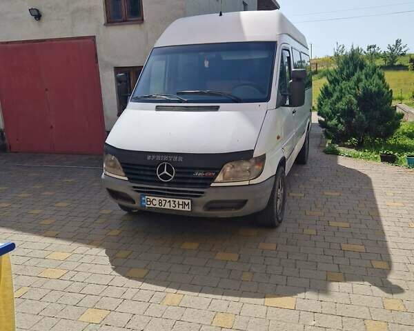 Білий Мерседес Sprinter, об'ємом двигуна 2.7 л та пробігом 550 тис. км за 5450 $, фото 1 на Automoto.ua