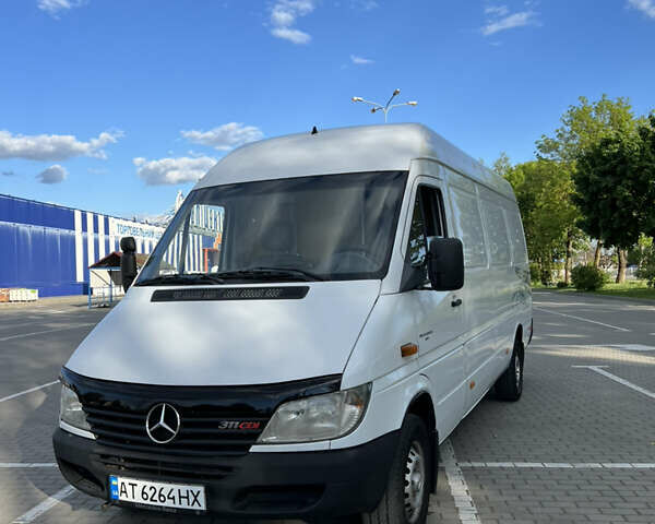 Белый Мерседес Sprinter, объемом двигателя 2.15 л и пробегом 170 тыс. км за 7700 $, фото 1 на Automoto.ua