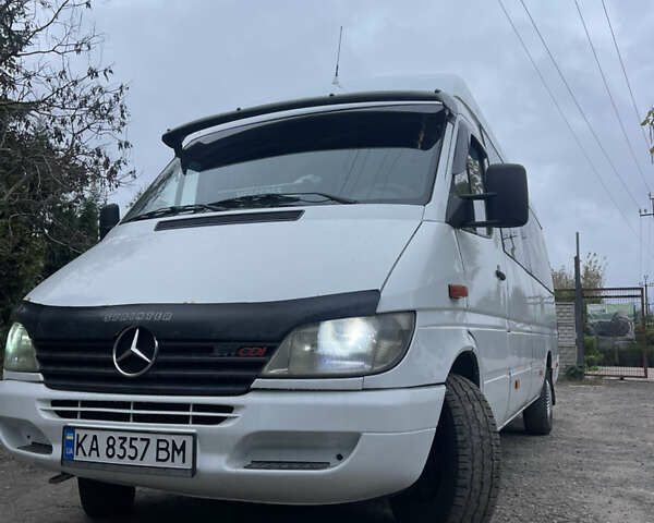 Белый Мерседес Sprinter, объемом двигателя 2.15 л и пробегом 5 тыс. км за 12000 $, фото 1 на Automoto.ua