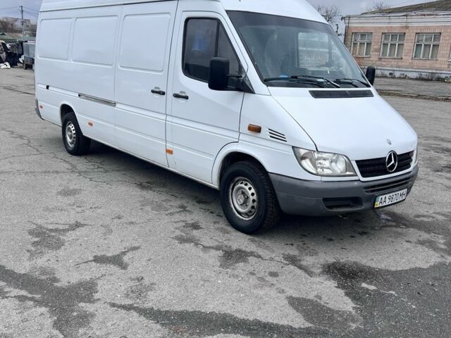 Білий Мерседес Sprinter, об'ємом двигуна 2.2 л та пробігом 300 тис. км за 11000 $, фото 1 на Automoto.ua