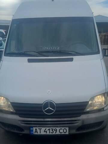 Белый Мерседес Sprinter, объемом двигателя 2.15 л и пробегом 380 тыс. км за 7000 $, фото 1 на Automoto.ua