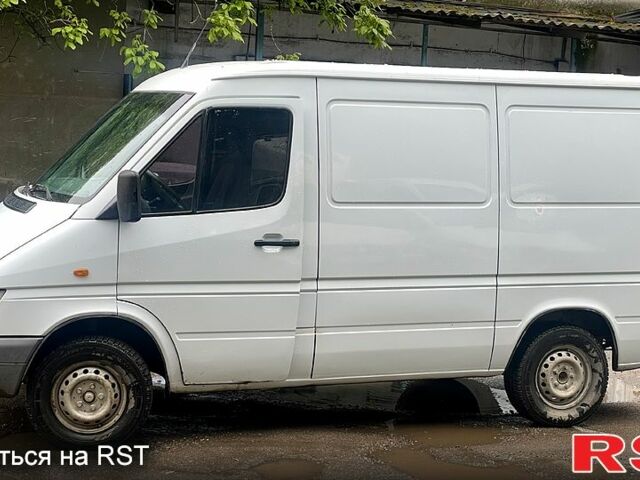 Белый Мерседес Sprinter, объемом двигателя 2.1 л и пробегом 500 тыс. км за 8500 $, фото 1 на Automoto.ua