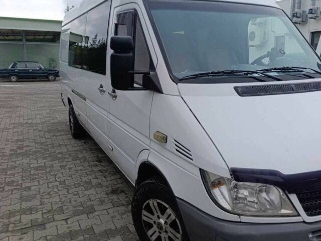 Білий Мерседес Sprinter, об'ємом двигуна 2.7 л та пробігом 420 тис. км за 10700 $, фото 1 на Automoto.ua