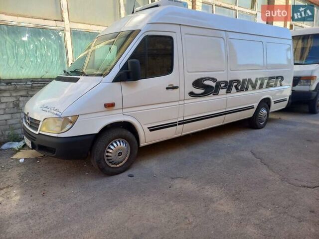 Белый Мерседес Sprinter, объемом двигателя 2.15 л и пробегом 365 тыс. км за 7500 $, фото 1 на Automoto.ua
