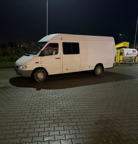 Белый Мерседес Sprinter, объемом двигателя 2.2 л и пробегом 400 тыс. км за 3600 $, фото 1 на Automoto.ua