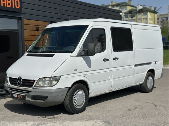 Белый Мерседес Sprinter, объемом двигателя 2.2 л и пробегом 500 тыс. км за 4600 $, фото 1 на Automoto.ua
