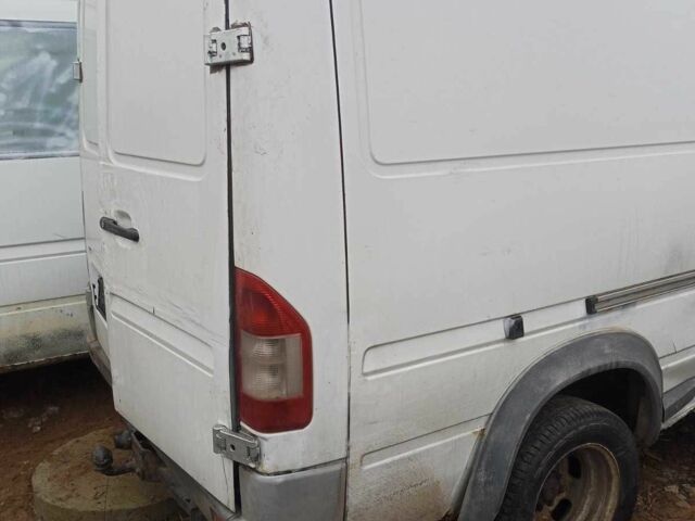 Білий Мерседес Sprinter, об'ємом двигуна 2.2 л та пробігом 350 тис. км за 1500 $, фото 1 на Automoto.ua