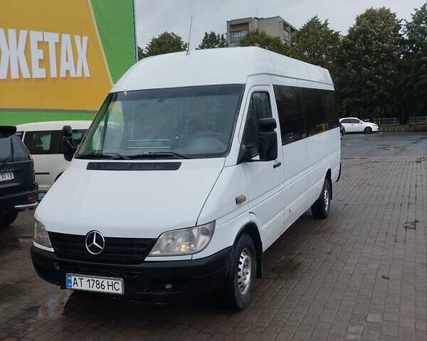 Белый Мерседес Sprinter, объемом двигателя 2.7 л и пробегом 600 тыс. км за 7600 $, фото 1 на Automoto.ua