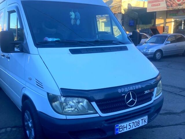 Белый Мерседес Sprinter, объемом двигателя 2.1 л и пробегом 444 тыс. км за 10500 $, фото 1 на Automoto.ua