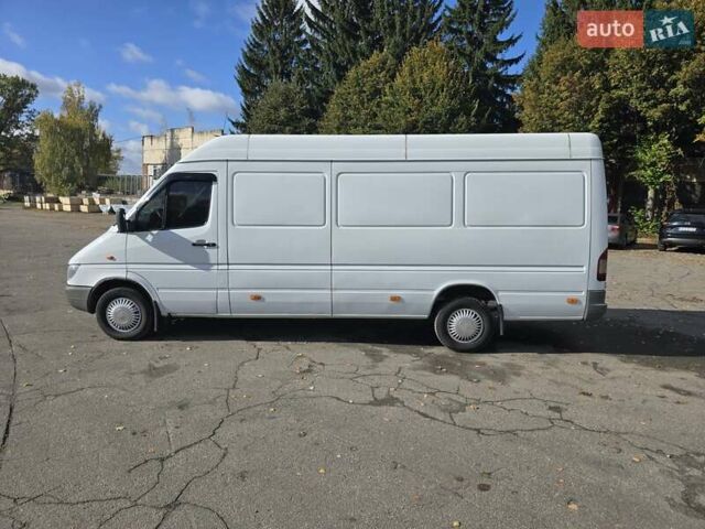 Белый Мерседес Sprinter, объемом двигателя 2.15 л и пробегом 655 тыс. км за 10800 $, фото 1 на Automoto.ua