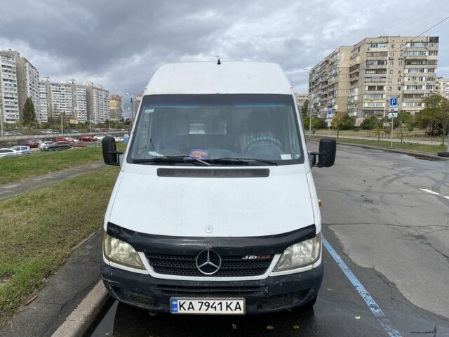 Белый Мерседес Sprinter, объемом двигателя 2.7 л и пробегом 550 тыс. км за 5800 $, фото 1 на Automoto.ua