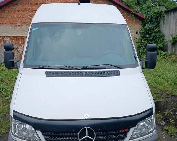 Белый Мерседес Sprinter, объемом двигателя 2.2 л и пробегом 660 тыс. км за 8650 $, фото 1 на Automoto.ua