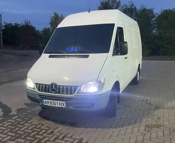 Білий Мерседес Sprinter, об'ємом двигуна 2.1 л та пробігом 260 тис. км за 11300 $, фото 1 на Automoto.ua