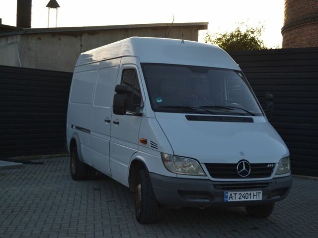 Белый Мерседес Sprinter, объемом двигателя 2.3 л и пробегом 600 тыс. км за 7000 $, фото 1 на Automoto.ua