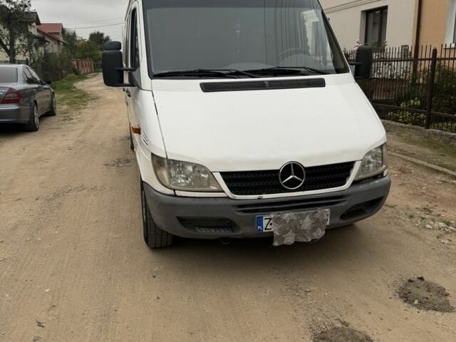 Белый Мерседес Sprinter, объемом двигателя 2.2 л и пробегом 500 тыс. км за 3300 $, фото 1 на Automoto.ua