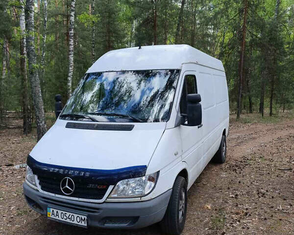 Белый Мерседес Sprinter, объемом двигателя 2.15 л и пробегом 487 тыс. км за 6900 $, фото 1 на Automoto.ua