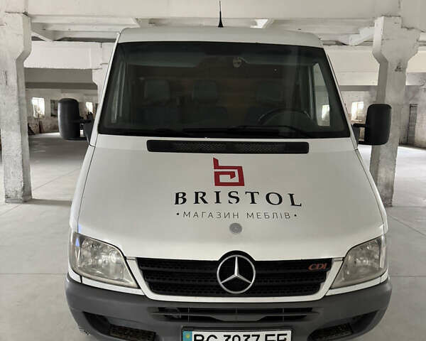 Белый Мерседес Sprinter, объемом двигателя 2.15 л и пробегом 442 тыс. км за 6600 $, фото 1 на Automoto.ua