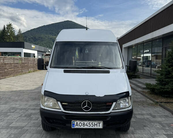 Белый Мерседес Sprinter, объемом двигателя 2.15 л и пробегом 515 тыс. км за 7500 $, фото 1 на Automoto.ua