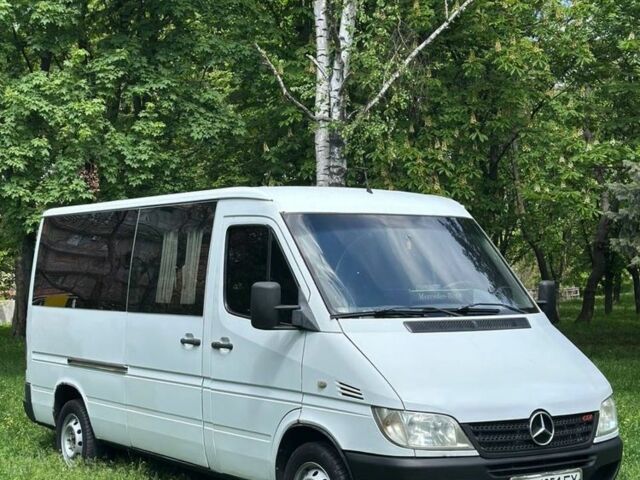 Белый Мерседес Sprinter, объемом двигателя 2.7 л и пробегом 700 тыс. км за 7600 $, фото 1 на Automoto.ua