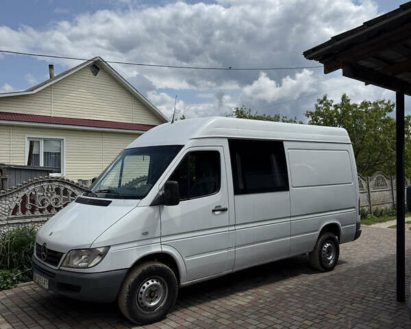 Белый Мерседес Sprinter, объемом двигателя 2.15 л и пробегом 500 тыс. км за 12500 $, фото 1 на Automoto.ua