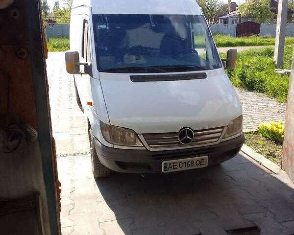 Белый Мерседес Sprinter, объемом двигателя 2.15 л и пробегом 685 тыс. км за 10700 $, фото 1 на Automoto.ua