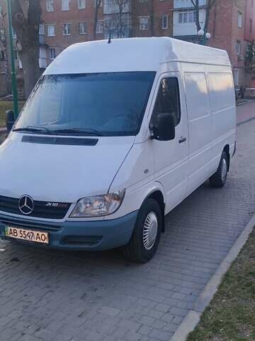 Белый Мерседес Sprinter, объемом двигателя 2.15 л и пробегом 264 тыс. км за 8500 $, фото 1 на Automoto.ua