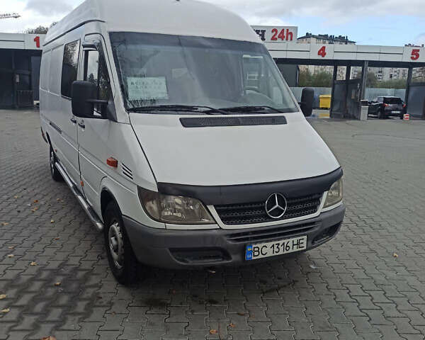 Белый Мерседес Sprinter, объемом двигателя 0 л и пробегом 820 тыс. км за 8300 $, фото 1 на Automoto.ua