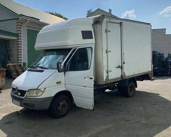 Белый Мерседес Sprinter, объемом двигателя 2.7 л и пробегом 400 тыс. км за 8500 $, фото 1 на Automoto.ua
