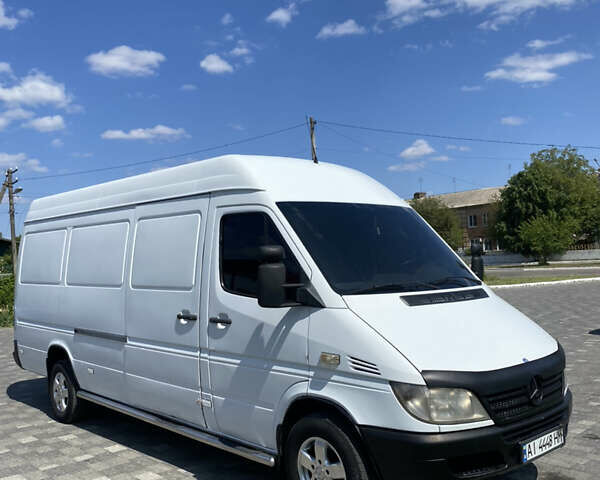 Белый Мерседес Sprinter, объемом двигателя 2.69 л и пробегом 100 тыс. км за 9700 $, фото 1 на Automoto.ua