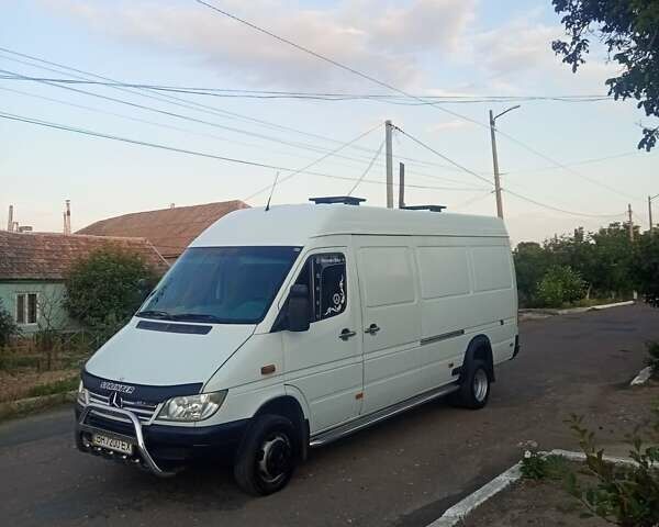 Белый Мерседес Sprinter, объемом двигателя 2.15 л и пробегом 360 тыс. км за 16400 $, фото 1 на Automoto.ua