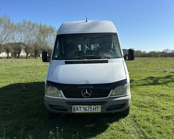Білий Мерседес Sprinter, об'ємом двигуна 2.2 л та пробігом 639 тис. км за 8500 $, фото 1 на Automoto.ua