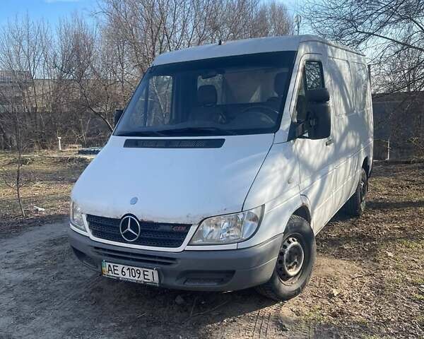 Белый Мерседес Sprinter, объемом двигателя 2.1 л и пробегом 479 тыс. км за 8000 $, фото 1 на Automoto.ua