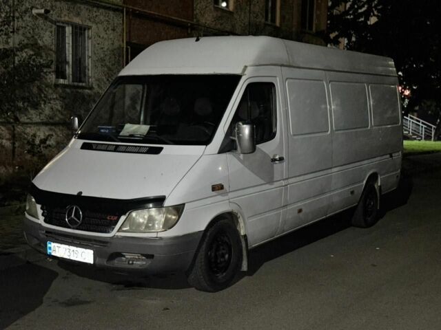 Белый Мерседес Sprinter, объемом двигателя 2.1 л и пробегом 400 тыс. км за 8700 $, фото 1 на Automoto.ua
