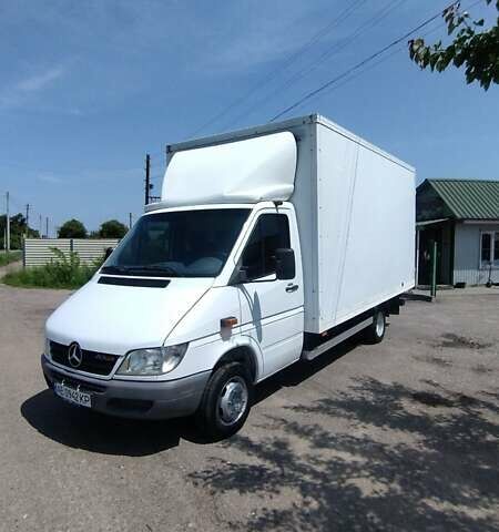 Белый Мерседес Sprinter, объемом двигателя 2.2 л и пробегом 473 тыс. км за 12900 $, фото 1 на Automoto.ua