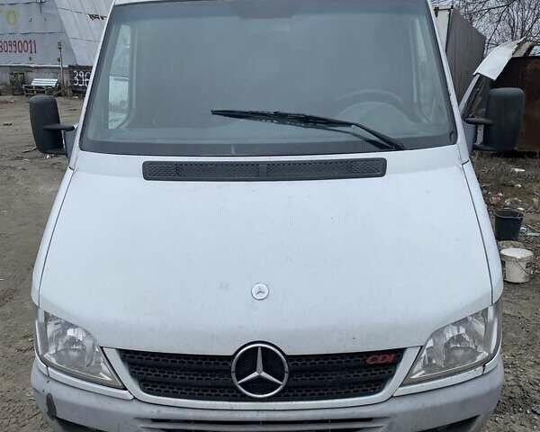 Белый Мерседес Sprinter, объемом двигателя 2.15 л и пробегом 483 тыс. км за 8450 $, фото 1 на Automoto.ua