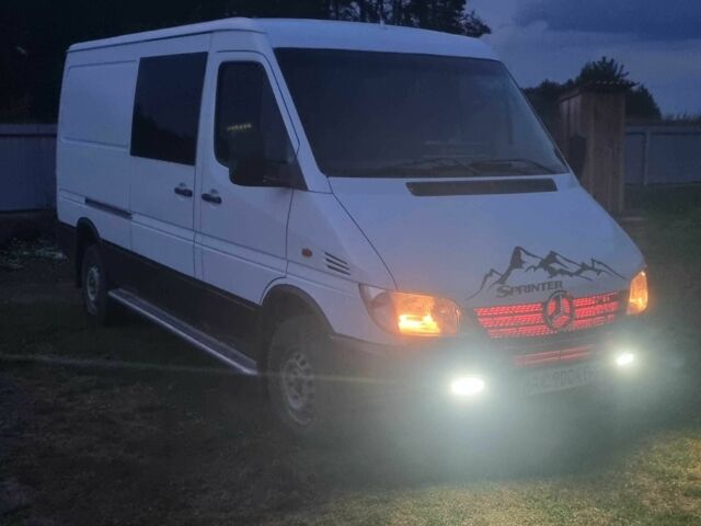Білий Мерседес Sprinter, об'ємом двигуна 2.1 л та пробігом 600 тис. км за 8000 $, фото 1 на Automoto.ua