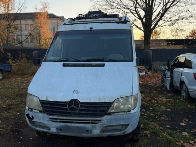 Белый Мерседес Sprinter, объемом двигателя 0 л и пробегом 308 тыс. км за 1999 $, фото 1 на Automoto.ua