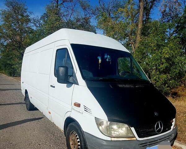 Білий Мерседес Sprinter, об'ємом двигуна 2.1 л та пробігом 500 тис. км за 7000 $, фото 1 на Automoto.ua