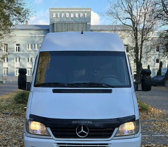 Белый Мерседес Sprinter, объемом двигателя 2.7 л и пробегом 200 тыс. км за 13900 $, фото 1 на Automoto.ua