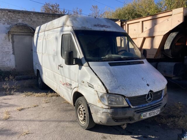 Білий Мерседес Sprinter, об'ємом двигуна 2.1 л та пробігом 402 тис. км за 2500 $, фото 1 на Automoto.ua