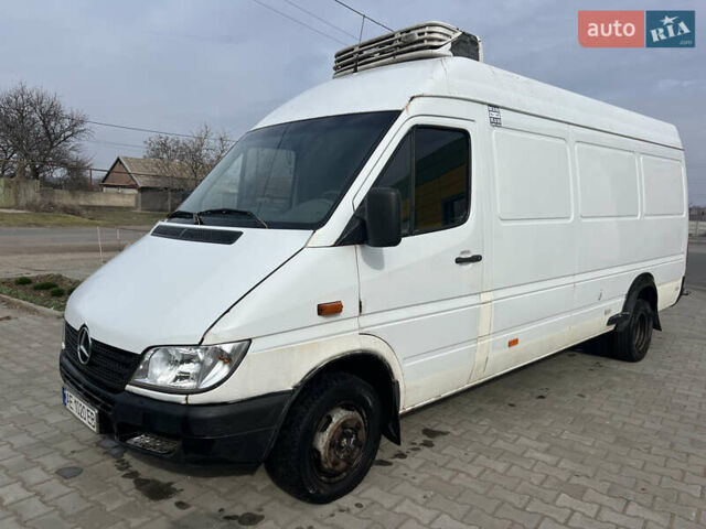 Белый Мерседес Sprinter, объемом двигателя 2.7 л и пробегом 470 тыс. км за 9000 $, фото 1 на Automoto.ua