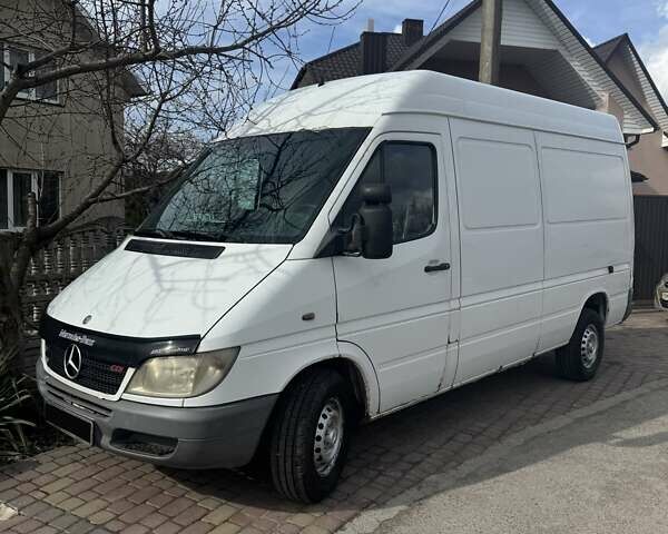 Белый Мерседес Sprinter, объемом двигателя 2.7 л и пробегом 503 тыс. км за 6799 $, фото 1 на Automoto.ua
